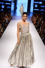 Model walk the ramp for Payal Singhal Show at Lakme Fashion Week 2015 Day 4 on 21st March 2015  (238)_550ecb169054d.JPG