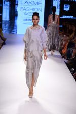 Model walk the ramp for Payal Singhal Show at Lakme Fashion Week 2015 Day 4 on 21st March 2015  (245)_550ecb288b400.JPG