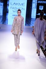 Model walk the ramp for Payal Singhal Show at Lakme Fashion Week 2015 Day 4 on 21st March 2015  (251)_550ecb356c64c.JPG