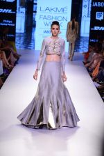 Model walk the ramp for Payal Singhal Show at Lakme Fashion Week 2015 Day 4 on 21st March 2015  (265)_550ecb57eda12.JPG