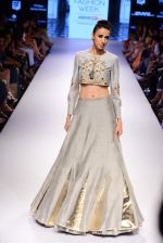 Model walk the ramp for Payal Singhal Show at Lakme Fashion Week 2015 Day 4 on 21st March 2015  (272)_550ecb639bbf4.JPG