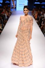 Model walk the ramp for Payal Singhal Show at Lakme Fashion Week 2015 Day 4 on 21st March 2015  (34)_550ec75f12530.JPG