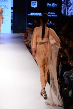 Model walk the ramp for Payal Singhal Show at Lakme Fashion Week 2015 Day 4 on 21st March 2015  (53)_550ec7a88d6cf.JPG