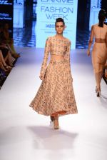 Model walk the ramp for Payal Singhal Show at Lakme Fashion Week 2015 Day 4 on 21st March 2015  (70)_550ec7dec7c8d.JPG