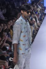 Model walk the ramp for Quirkbox Show at Lakme Fashion Week 2015 Day 3 on 20th March 2015 (32)_550e8c44c5fe4.JPG