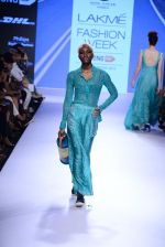 Model walk the ramp for Rimi Nayak Show at Lakme Fashion Week 2015 Day 4 on 21st March 2015 (38)_550ec868e5360.JPG