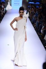 Model walk the ramp for SS Surya Show at Lakme Fashion Week 2015 Day 4 on 21st March 2015 (123)_550eca2801475.JPG