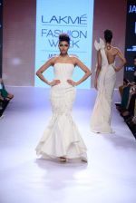 Model walk the ramp for SS Surya Show at Lakme Fashion Week 2015 Day 4 on 21st March 2015 (128)_550eca4b85234.JPG