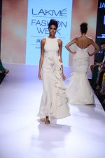 Model walk the ramp for SS Surya Show at Lakme Fashion Week 2015 Day 4 on 21st March 2015 (136)_550eca7b188c6.JPG