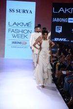 Model walk the ramp for SS Surya Show at Lakme Fashion Week 2015 Day 4 on 21st March 2015 (162)_550ecaff88769.JPG