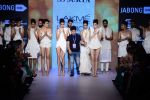 Model walk the ramp for SS Surya Show at Lakme Fashion Week 2015 Day 4 on 21st March 2015 (176)_550ecb2273e4e.JPG