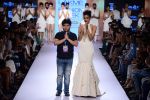 Model walk the ramp for SS Surya Show at Lakme Fashion Week 2015 Day 4 on 21st March 2015 (186)_550ecb3892abf.JPG