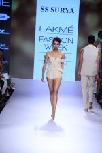 Model walk the ramp for SS Surya Show at Lakme Fashion Week 2015 Day 4 on 21st March 2015 (42)_550ec882c90cc.JPG