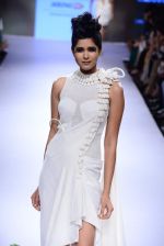 Model walk the ramp for SS Surya Show at Lakme Fashion Week 2015 Day 4 on 21st March 2015 (86)_550ec9472c279.JPG