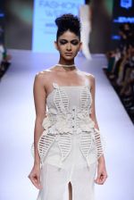 Model walk the ramp for SS Surya Show at Lakme Fashion Week 2015 Day 4 on 21st March 2015 (94)_550ec967d1443.JPG