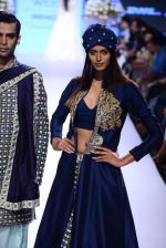 Model walk the ramp for SVA Show at Lakme Fashion Week 2015 Day 4 on 21st March 2015 (124)_550eca6f8f288.JPG