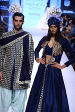Model walk the ramp for SVA Show at Lakme Fashion Week 2015 Day 4 on 21st March 2015 (125)_550eca74e2a31.JPG