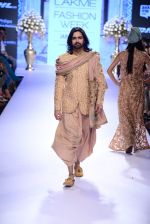 Model walk the ramp for SVA Show at Lakme Fashion Week 2015 Day 4 on 21st March 2015 (145)_550ecaeb0f503.JPG