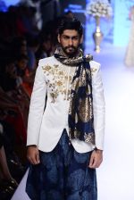 Model walk the ramp for SVA Show at Lakme Fashion Week 2015 Day 4 on 21st March 2015 (84)_550ec9621b3ab.JPG