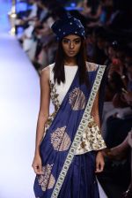 Model walk the ramp for SVA Show at Lakme Fashion Week 2015 Day 4 on 21st March 2015 (88)_550ec9728b3ae.JPG