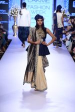 Model walk the ramp for SVA Show at Lakme Fashion Week 2015 Day 4 on 21st March 2015 (94)_550ec996ed275.JPG