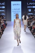 Model walk the ramp for Shift Show at Lakme Fashion Week 2015 Day 3 on 20th March 2015 (84)_550e8dca7dd6f.JPG