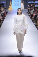 Model walk the ramp for Shift Show at Lakme Fashion Week 2015 Day 3 on 20th March 2015 (95)_550e8e315c422.JPG