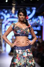 Model walk the ramp for Suneet Varma Show at Lakme Fashion Week 2015 Day 4 on 21st March 2015 (107)_550ea88ad1f5d.JPG