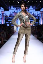 Model walk the ramp for Suneet Varma Show at Lakme Fashion Week 2015 Day 4 on 21st March 2015 (143)_550ea8d761415.JPG