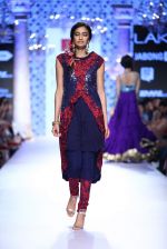 Model walk the ramp for Suneet Varma Show at Lakme Fashion Week 2015 Day 4 on 21st March 2015 (160)_550ea8ff9f3bb.JPG