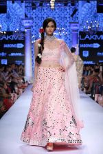 Model walk the ramp for Suneet Varma Show at Lakme Fashion Week 2015 Day 4 on 21st March 2015 (184)_550ea93f36ea1.JPG