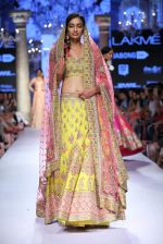 Model walk the ramp for Suneet Varma Show at Lakme Fashion Week 2015 Day 4 on 21st March 2015 (200)_550ea95e44431.JPG