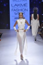 Model walk the ramp for Valliyan by Nitya Show at Lakme Fashion Week 2015 Day 3 on 20th March 2015 (104)_550e8e40adaa5.JPG
