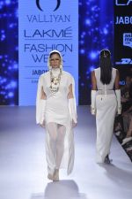 Model walk the ramp for Valliyan by Nitya Show at Lakme Fashion Week 2015 Day 3 on 20th March 2015 (125)_550e8ef41a229.JPG
