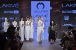 Model walk the ramp for Valliyan by Nitya Show at Lakme Fashion Week 2015 Day 3 on 20th March 2015 (159)_550e8fac197e5.JPG
