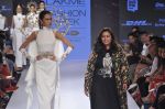 Model walk the ramp for Valliyan by Nitya Show at Lakme Fashion Week 2015 Day 3 on 20th March 2015 (164)_550e8fbe21524.JPG