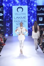 Model walk the ramp for Valliyan by Nitya Show at Lakme Fashion Week 2015 Day 3 on 20th March 2015 (42)_550e8c25743bf.JPG