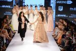 Tamannaah Bhatia walk the ramp for Payal Singhal Show at Lakme Fashion Week 2015 Day 4 on 21st March 2015  (8)_550ec6d9bddff.JPG