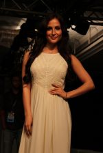 Elli Avram at RRISO Show at Lakme Fashion Week 2015 Day 5 on 22nd March 2015 (7)_551008a3765c7.JPG