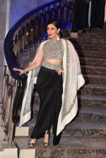 Kareena Kapoor walk the ramp for Anamika Khanna Grand Finale Show at Lakme Fashion Week 2015 Day 5 on 22nd March 2015  (5)_550fe04f3fee7.JPG
