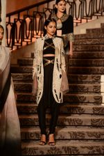 Model walk the ramp for Anamika Khanna Grand Finale Show at Lakme Fashion Week 2015 Day 5 on 22nd March 2015  (103)_550fe0d0ee42c.JPG