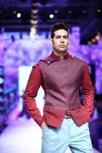 Model walk the ramp for Kunal Anil Tanna Show at Lakme Fashion Week 2015 Day 5 on 22nd March 2015 (58)_550fdc45642ad.JPG
