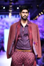 Model walk the ramp for Kunal Anil Tanna Show at Lakme Fashion Week 2015 Day 5 on 22nd March 2015 (75)_550fdc6867a44.JPG