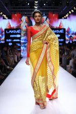 Model walk the ramp for Mandira Bedi Show at Lakme Fashion Week 2015 Day 5 on 22nd March 2015 (78)_550fdb731448c.JPG