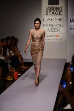 Model walk the ramp for Ridhi Mehra Show at Lakme Fashion Week 2015 Day 5 on 22nd March 2015 (10)_5510094d7c24e.JPG
