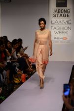Model walk the ramp for Ridhi Mehra Show at Lakme Fashion Week 2015 Day 5 on 22nd March 2015 (138)_55100a0f2642c.JPG