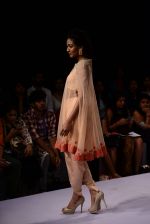 Model walk the ramp for Ridhi Mehra Show at Lakme Fashion Week 2015 Day 5 on 22nd March 2015 (147)_55100a1ce7ff1.JPG