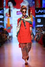 Model walk the ramp for Tarun Tahiliani Show at Lakme Fashion Week 2015 Day 5 on 22nd March 2015 (182)_550fded286d88.JPG