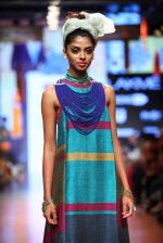 Model walk the ramp for Tarun Tahiliani Show at Lakme Fashion Week 2015 Day 5 on 22nd March 2015 (201)_550fdf0831181.JPG