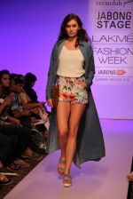 Model walk the ramp for Vernadah Show at Lakme Fashion Week 2015 Day 5 on 22nd March 2015 (19)_550ff5bed5d84.jpg